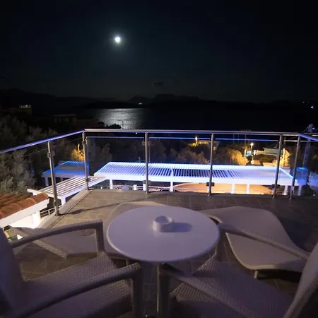 Hotel Oasis Perigiali
