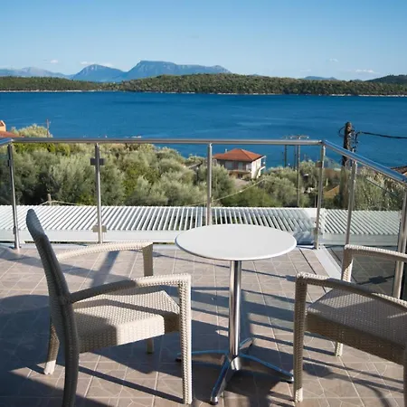 Oasis Hotel Perigiali