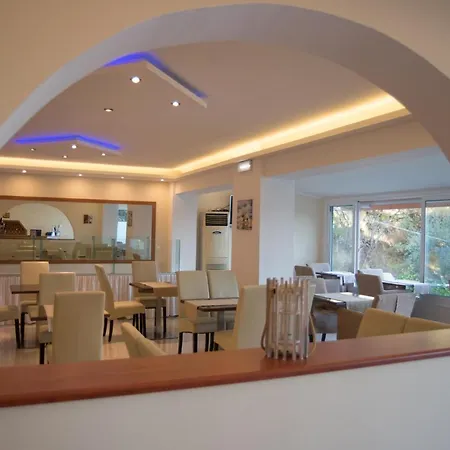 Hotel Oasis