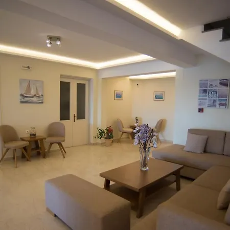 Oasis Hotel Perigiali