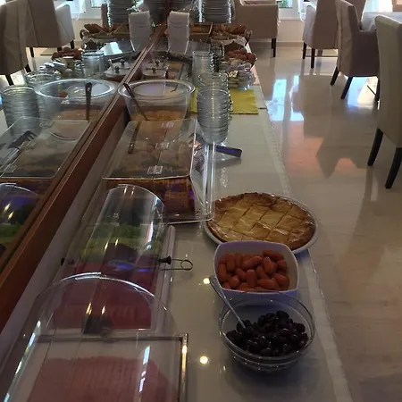 Oasis Hotel 3*