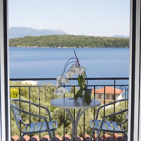 Oasis Hotel Perigiali