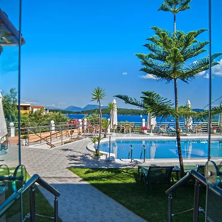 Oasis Hotel 3*