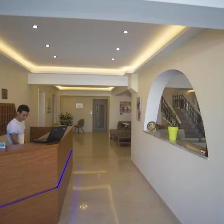 Hotel Oasis Perigiali
